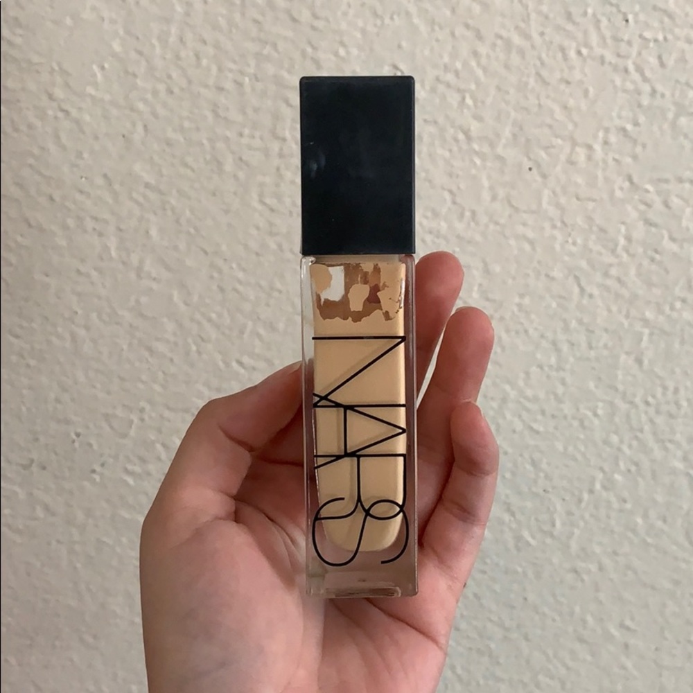 NARS natural radiant long wearing foundation